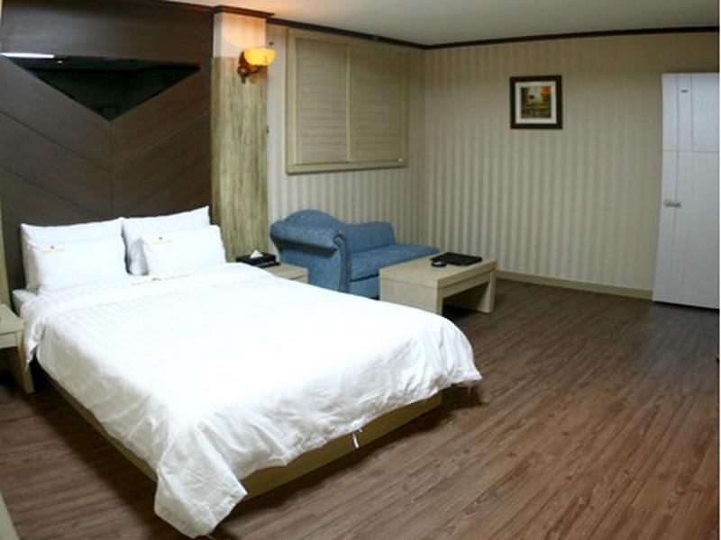 Metro Pol Tourist Hotel Pyeongtaek Exterior photo